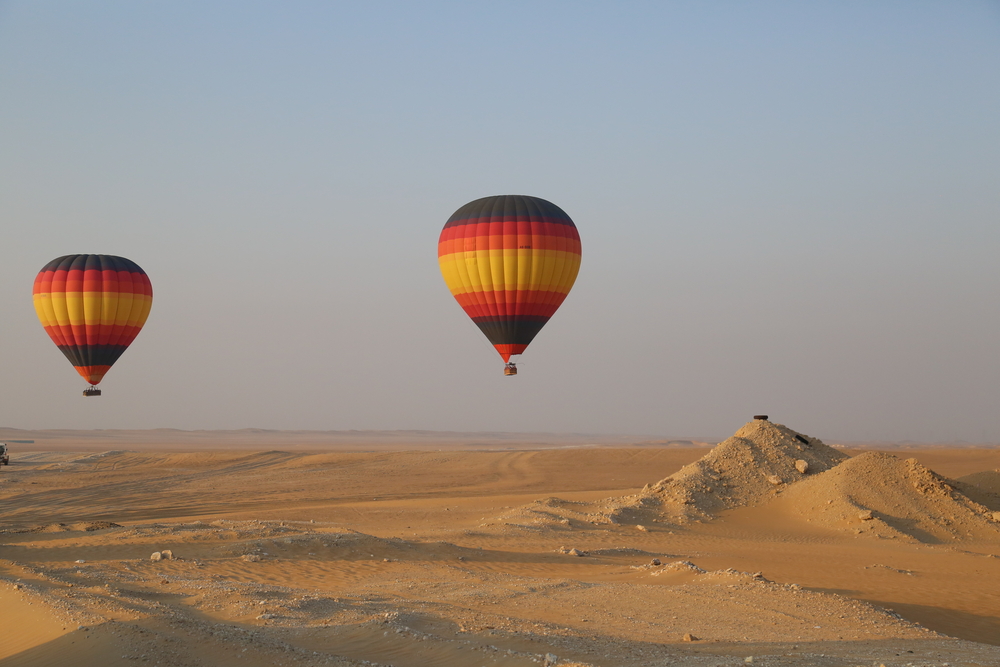 lot balonem nad pustynią dubaj